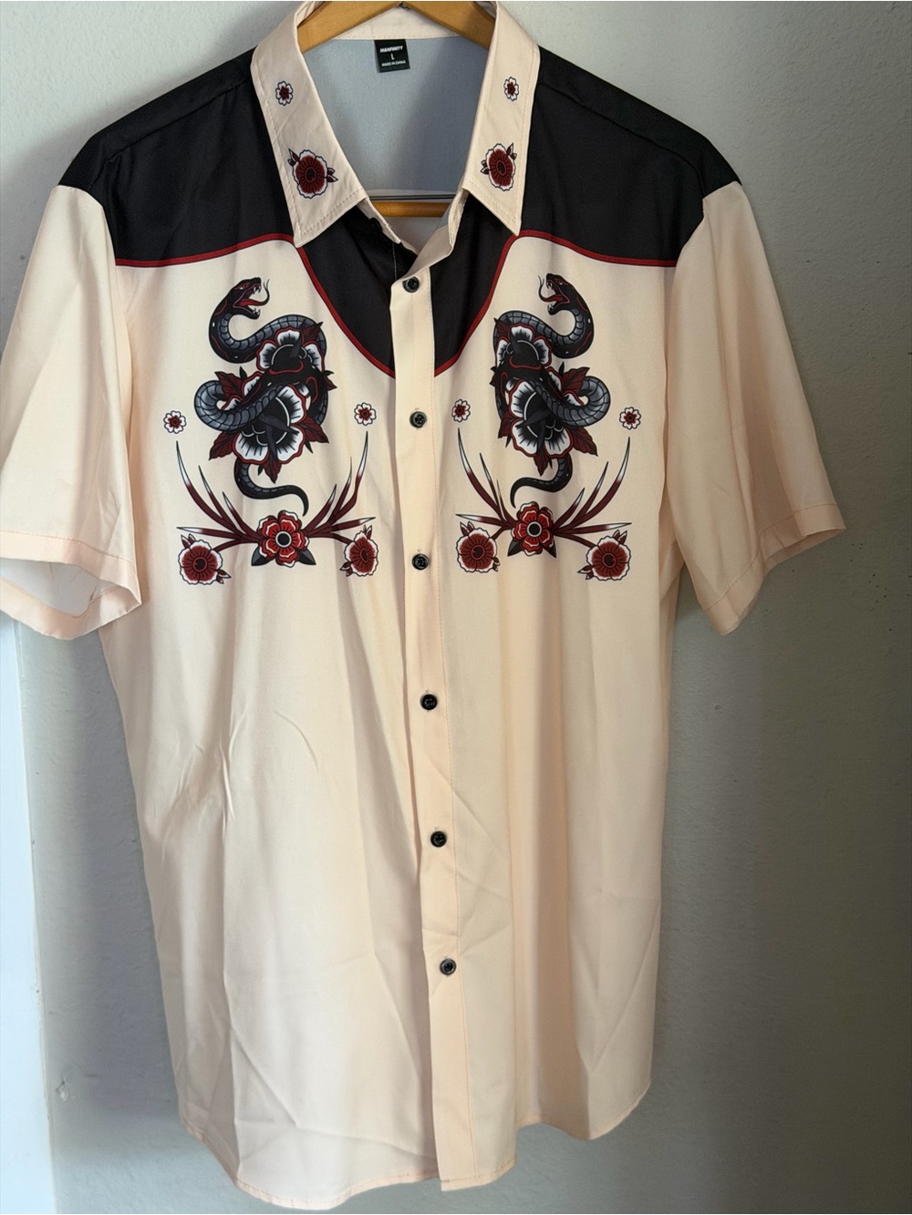 NWOT manfinity Tattoo Snake Totem short sleeve button-down Shirt Men L